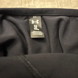 Under Armour Black crop top thumbnail 3