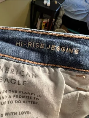 American Eagle Women’s Size 10 Hi Rise Cut Off Jean Shorts Denim Medium Wash‎ thumbnail 9