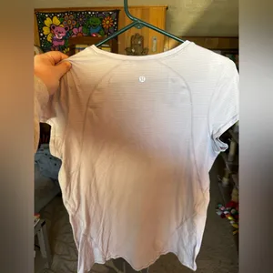 Lululemon Women’s Light Purple/ White Tshirt Striped Size 6 thumbnail 3