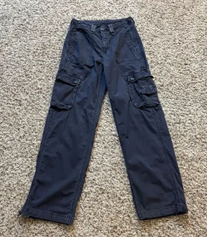 American Eagle Black Cargo Pants y2k Grunge Size Women’s 2/XS Regular thumbnail 1