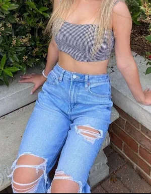 American Eagle Mom Jeans thumbnail 4