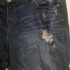 torrid Dark to Medium Wash Distressed Denim Bermuda Shorts thumbnail 4