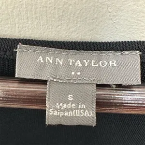 Ann Taylor Women's Black Scoop Neck Short Sleeve Top Size S Career‎ Gothic thumbnail 3