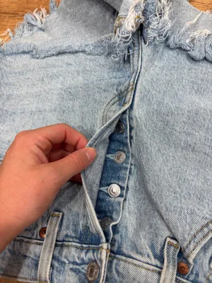 Levi’s 501 Jean Shorts Denim Button Fly thumbnail 3