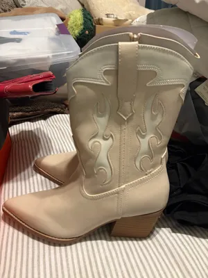 Universal Threads Cowboy Tan Boots thumbnail 1