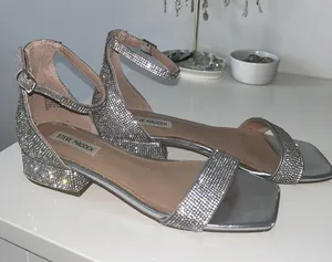 Heels Size 8 thumbnail 1