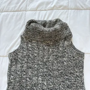 Artisan NY Sweater Womens Medium Gray Turtleneck Sleeveless Vest 100%‎ Cotton thumbnail 2