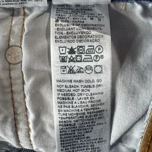 Levi’s 501 SZ W30 Jean Shorts Button-Fly Distressed Hi-Rise Cuffed Hems Pockets thumbnail 6