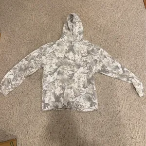 H&M camo hoodie thumbnail 2