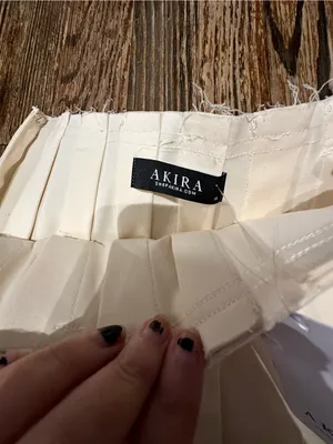 AKIRA NWT CREAM Pleated Mini Skirt thumbnail 2
