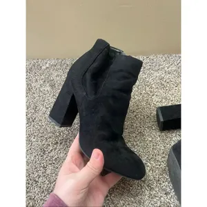 Marc Fisher Black Heeled Boots Woman’s Size 7.5 Flaws-Marks thumbnail 7