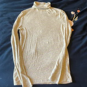 Gap Grey and yellow striped turtle neck thumbnail 1