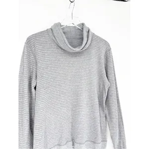 Lululemon Double‎ Up Reversible Turtleneck Top Women's 10 Grey thumbnail 4