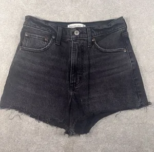 abercrombie relaxed 90s‎ cutoff shorts black 26/2 thumbnail 1