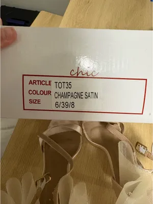 Bow Heels Size 8 Gold thumbnail 4
