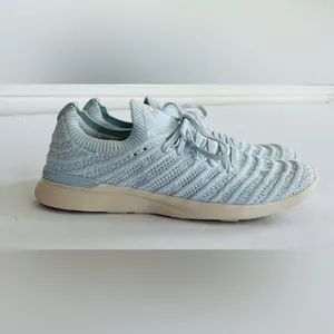 APL Blue Knit Lightweight Training Sneakers Size 9.5 thumbnail 2