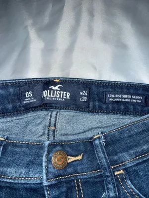 Hollister Jeans Low-Rise Super Skinny Distressed thumbnail 3