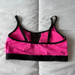 🔥 Hot Pink Mesh Panel Padded Sports Bra 💖✨ Y2K Barbiecore Activewear Gym Top Small thumbnail 3