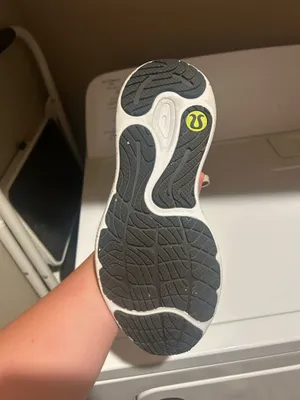 Lululemon beyond feel sneakers thumbnail 4