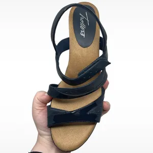 Trotters “Marvie” Navy Blue Leather Heeled Hook & Loop Sandals Women’s 8.5 Wide thumbnail 16
