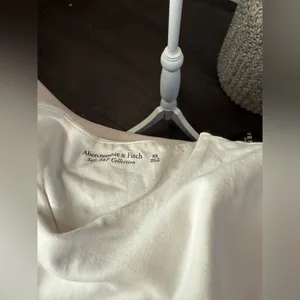 Abercrombie & Fitch White Sleeveless Fitted Bodysuit thumbnail 4