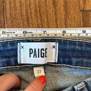 Paige skyline skinny crop mid rise dark wash 27 thumbnail 4