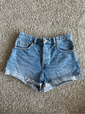 Zara Classic Blue Denim Folded Hem Shorts thumbnail 2