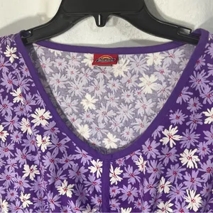 Dickies Floral Two Pocket Elastic Lilac Multicolor Scrub Top Size Medium‎ thumbnail 7