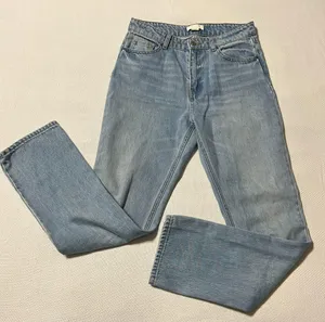 Straight Leg Jeans thumbnail 1