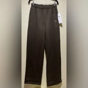 Alo Yoga NWT Accolade Straight Leg Sweatpants in Expresso Color Size S thumbnail 6