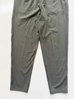 lululemon Keep Moving Pant - Size 8 - Grey Sage thumbnail 5