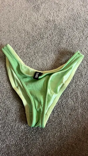 Triangl Bikini Set thumbnail 4
