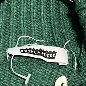 Royal + Reese Women’s Colorblock Green/Black Turtleneck Sweater - Size XL. NWOT thumbnail 6