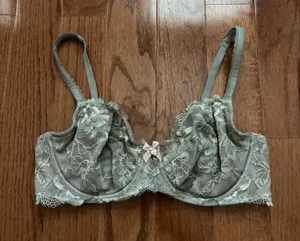Victoria’s secret body by victoria green lace unlined demi bra 36D thumbnail 1