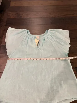 New With Tags Evereve Roan & RyanElliott Gauze Split Neck Top Sz M thumbnail 5