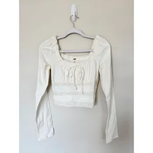 Free People Ivory Lace Trim Ruched Long‎ Sleeve Crop Top Tie Front Size Medium thumbnail 2