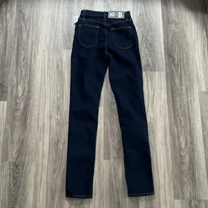 NWT BDG Girlfriend High rise Dark Wash Skinny Jeans 25 Women’ss Stretch. Casual thumbnail 6