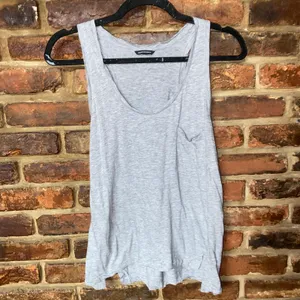 Club Monaco Gray Sleeveless Racerback Pocket Tank Top Women's Size XS thumbnail 2