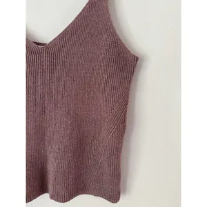 Old Navy Purple Ribbed Knit V Neck Tank Top Women’s Size Large thumbnail 4