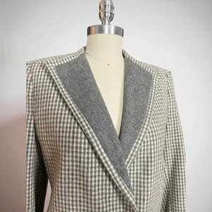 Vintage 90s Cropped Wool Blend Grey & Cream Pointed Lapel Gingham Check Blazer thumbnail 4