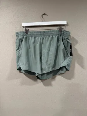 NWT Under Armour Shorts thumbnail 2