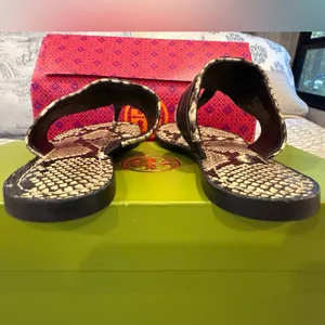 Tory Burch Leigh Snakeskin print Sandals, size 7.5, Like New!! thumbnail 13