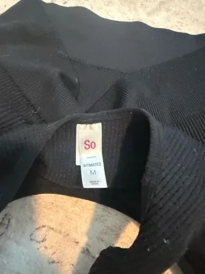 Black top thumbnail 3