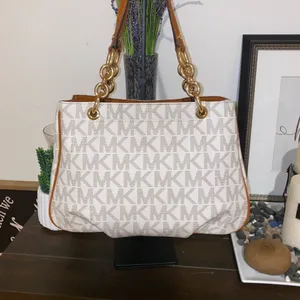 Michael Kors Signature MK Vanilla Acorn Fulton Chain Leather Tote EUC thumbnail 8