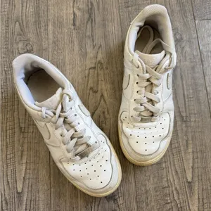 Nike Air Force 1- Triple White- Women’s 7.5 thumbnail 3