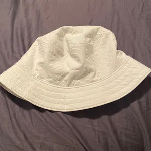 Lululemon Bothways White Bucket Hat L/XL thumbnail 1