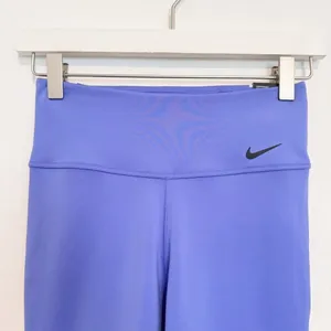 Nike One Leggings Size XS 7 8 Length Mid Rise Tight Fit Sporty‎ Clean Girl Yoga thumbnail 2