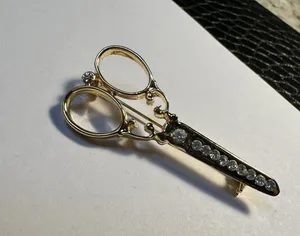 Gold Tone Scissors Rhinestone Brooch Pin Novelty NWOT thumbnail 1