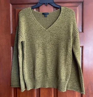 J. Crew flare sleeve swing sweater in Olive Green size M thumbnail 2