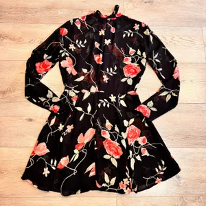 Reformation‎ Portia Dress Black Floral Print Long Sleeve Tie Neck Mini Size 4 thumbnail 3